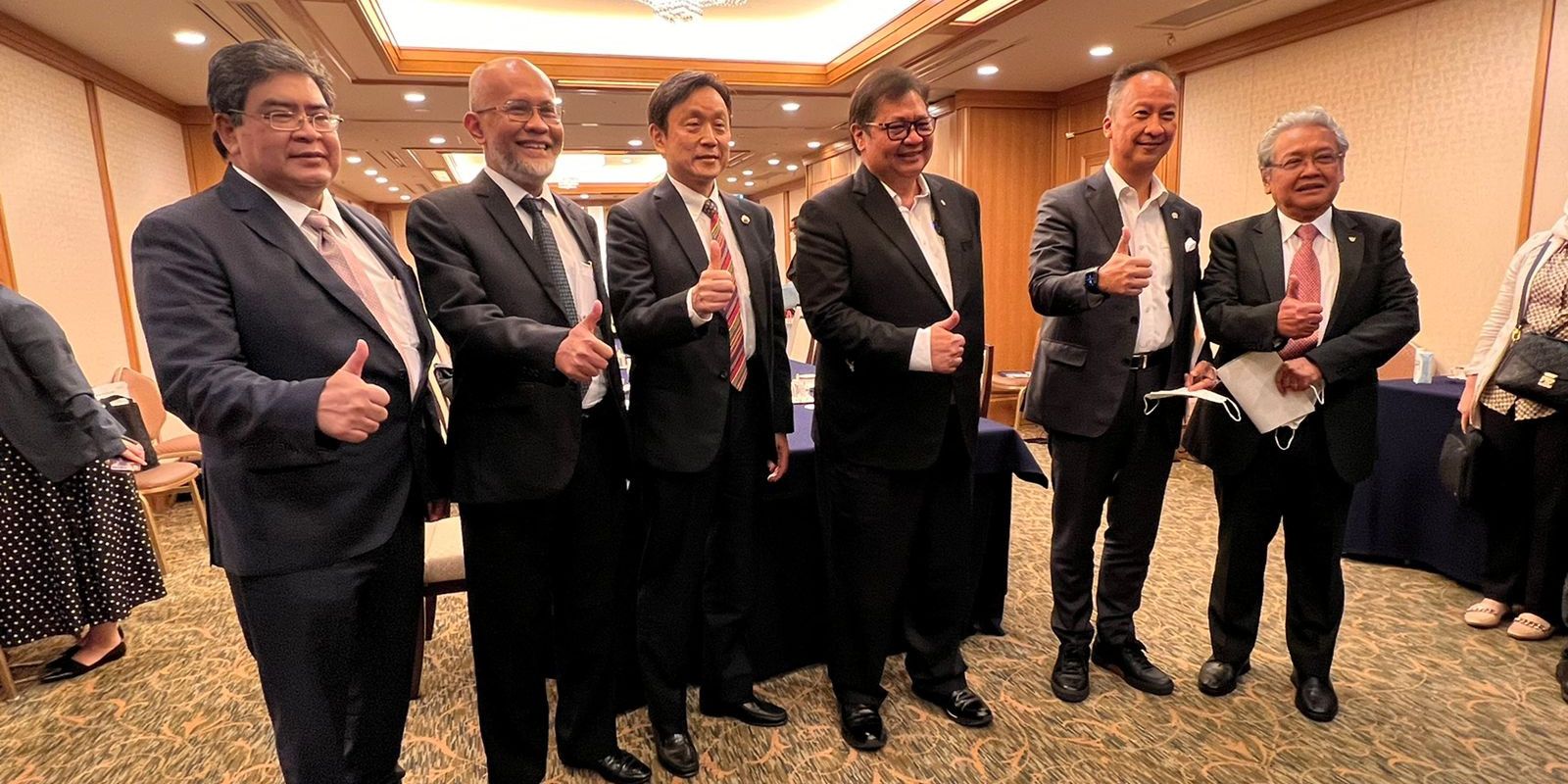 Toyota Ungkap Risiko Tersembunyi Mobil Listrik di Negara Berkembang