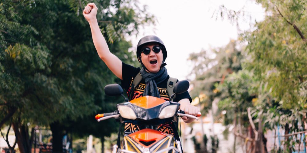 Tips Aman Naik Motor Matic di Tanjakan dan Turunan untuk Pemula