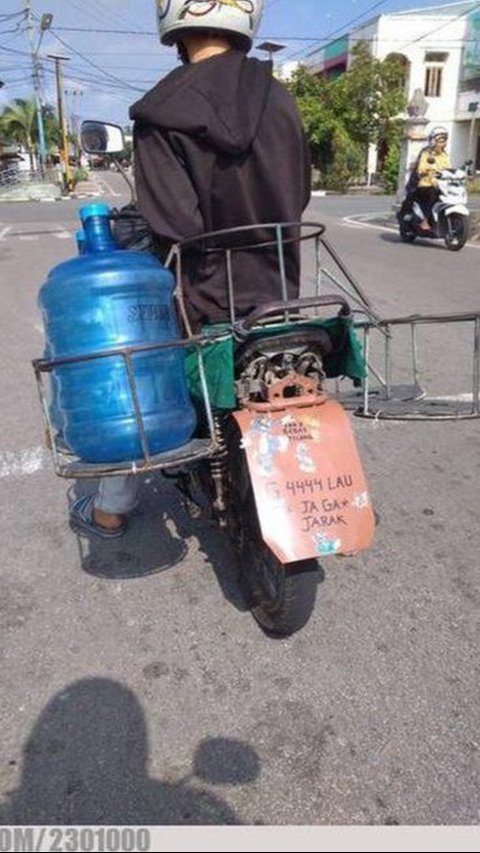 10 Gaya Kocak Pemotor Hindari Tilang, Banyak Akal Tapi Polisi Tetap Waspada