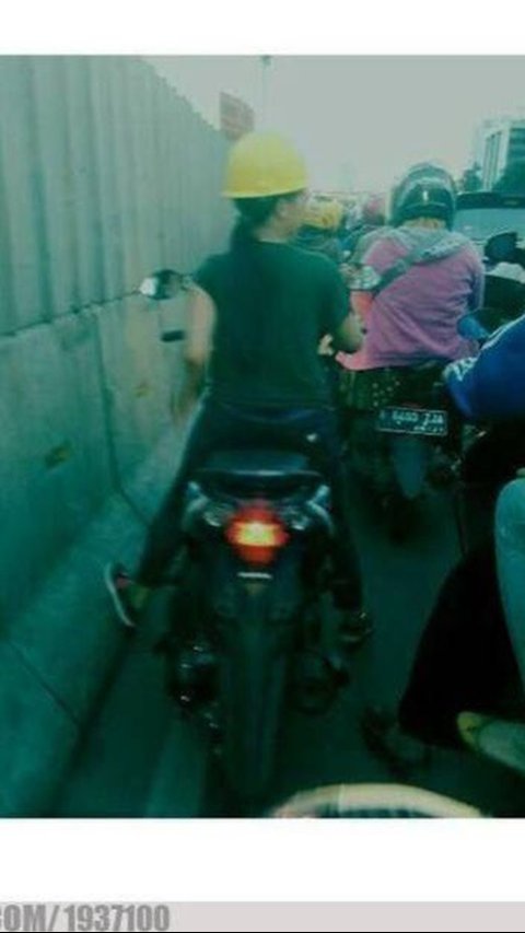 10 Gaya Kocak Pemotor Hindari Tilang, Banyak Akal Tapi Polisi Tetap Waspada