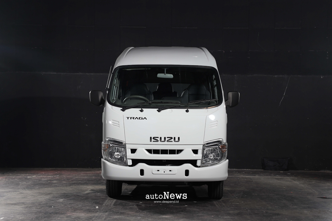 Commercial Vehicle Isuzu TRAGA Bus – SOLUSI ANGKUTAN PENUMPANG GESIT & EFISIEN