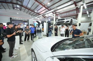 Quill Automobiles BMW body and paint PJ launch-4