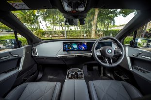 2025 BMW iX xDrive60 M Sport Pro Malaysia launch official-15