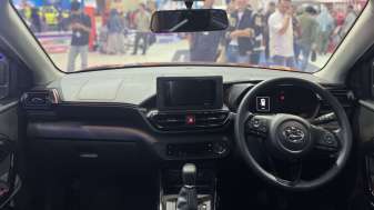 Daihatsu Rocky Limited Edition interior 2