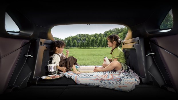 Mazda EZ-60 China 21