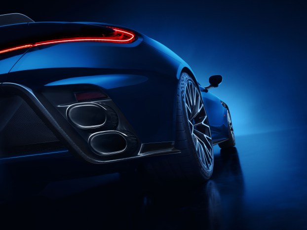 Aston Martin DB12 S-08