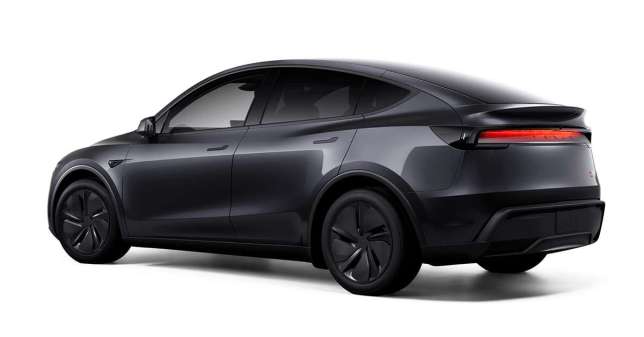 2025 Tesla Model Y_Juniper-3