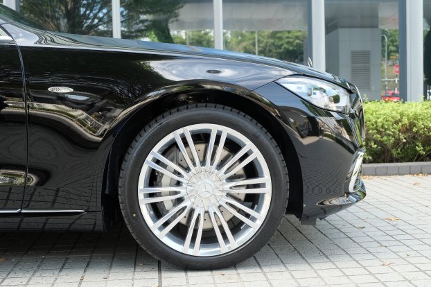 2025 Mercedes-Benz S580e Malaysia 4