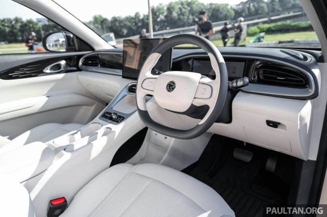 2025-Proton-eMas 5-Preview-Drive-Malaysia-Camo-Grey-White-Interior-12