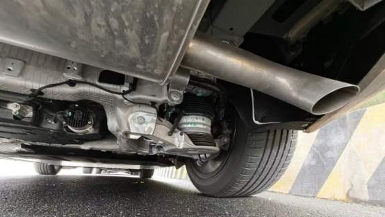 Lotus Eletre PHEV spied-4