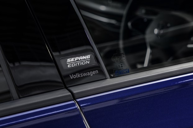 Volkswagen_Golf_GTI_Sepang_Edition_B-Pillar_Sticker
