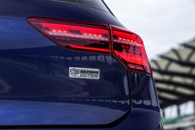 Volkswagen_Golf_GTI_Sepang_Edition_Emblem_Rear_Right