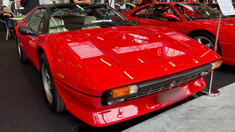 1982年に発表されたフェラーリ308GTS：写真