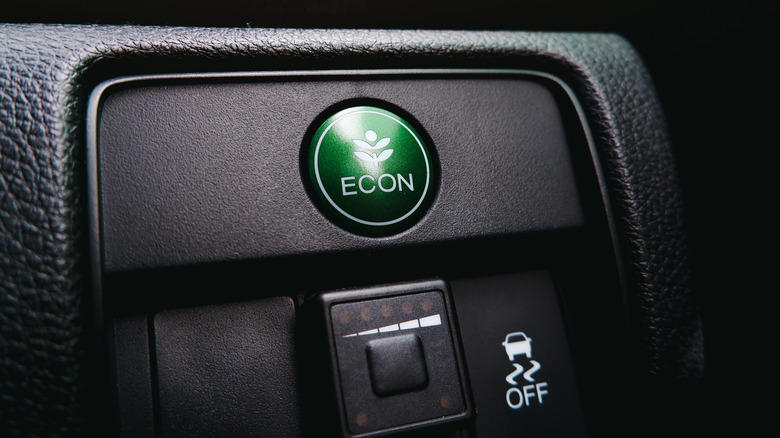 Does Honda's Econ Mode Actually Save Gas? Here's What Drivers Say