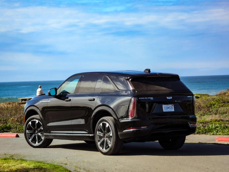 2025 Cadillac Escalade IQ: The Stunning Electric Return of the Ultimate Luxury SUV