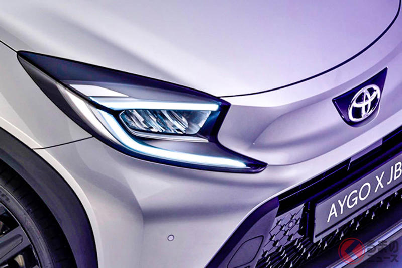トヨタ新「コンパクトSUV」発表！ 全長3.7mの「最も小さい“SUV”」！ MT設定あり＆斬新デザイン採用の「アイゴX」にパープルな「JBLモデル」西国で登場