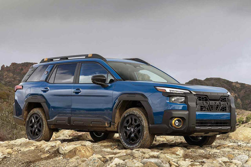 スバルが新型「アウトバック」を世界初公開。大胆なエクステリア デザインを採用