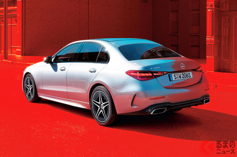流麗ボディの新「4ドアセダン」発表！ 全長4.7mちょうどいいサイズ×豪華シートで「上級モデル並み」装備採用！ メルセデス・ベンツ「Cクラス」に「Sports」「Luxury」を追加