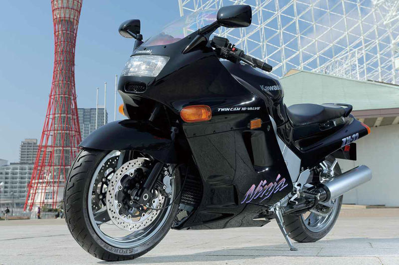 カワサキ「ZZ-R1100」の系譜｜300km/h時代の到来を告げる世界最速グランツーリスモ！【バイクの歴史】