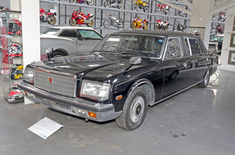 37: Toyota Century