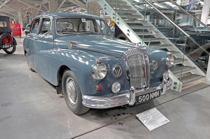 14: Daimler Majestic Major