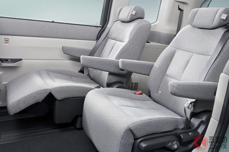 ホンダ「“新”ステップワゴン」に反響あり！ 「“豪華仕様”追加はマジで熱い！」「赤いスパーダに期待大！」の声も！ ホンダ最新「“カクカク”ミニバン」の進化とは！