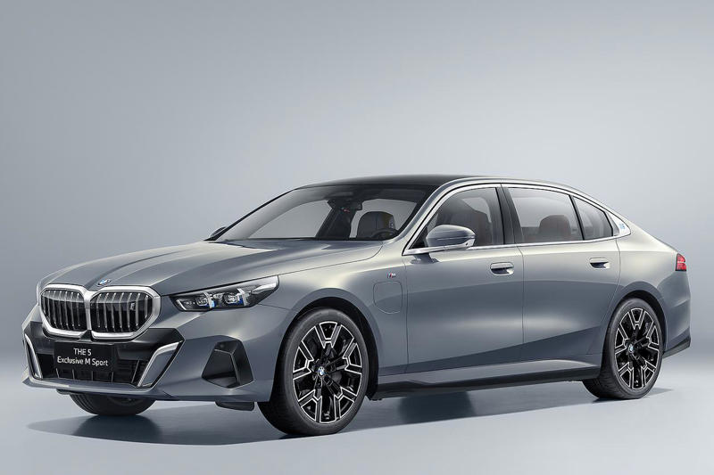 後席居住性は7シリーズに匹敵！BMW 5シリーズセダンにロングボディを追加