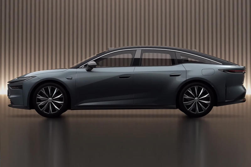 クラウンより大きく、プリウスより先進的!bZ7にトヨタが詰め込んだ「セダンへの執念」とは