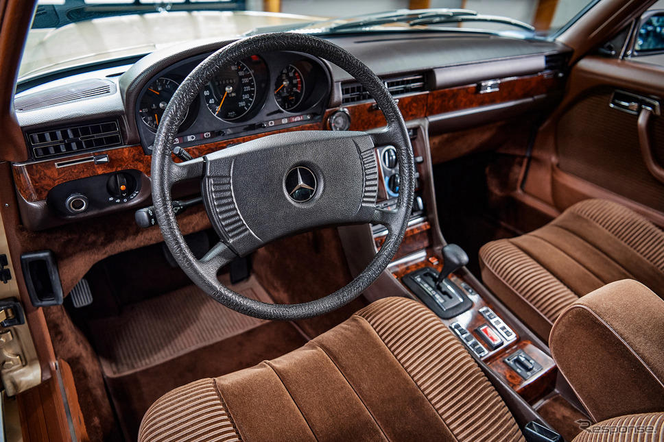 6.9リットルV8を搭載した「世界最速のサルーン」、メルセデスベンツ『450 SEL 6.9』が誕生50年