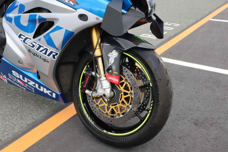 100周年記念カラー『GSX-R1000R』のフロントスポイラーがスゴいことに!? 数々のGSX-Rを乗り継いだオーナー自慢の1台！【SUZUKI HEROES！スズキ乗り突撃インタビューFile／GSX-S/R MEETING 2024編 ①】