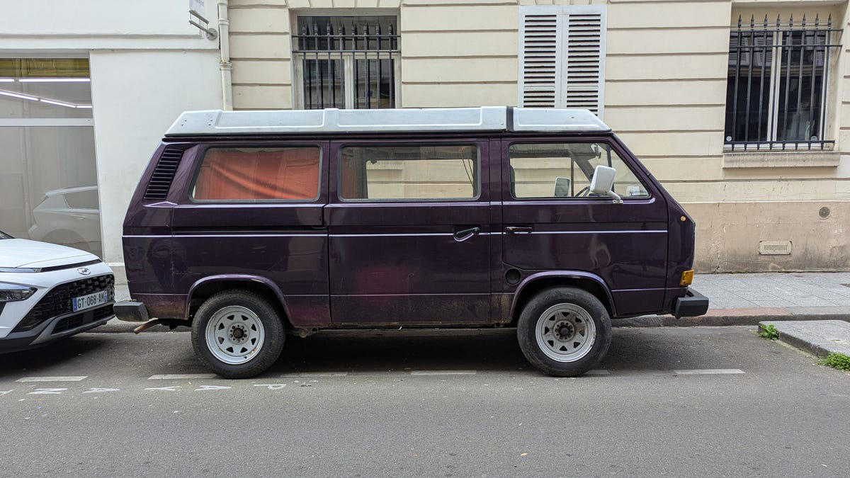 Photos of T3 Volkswagen Transporter Camper in Paris