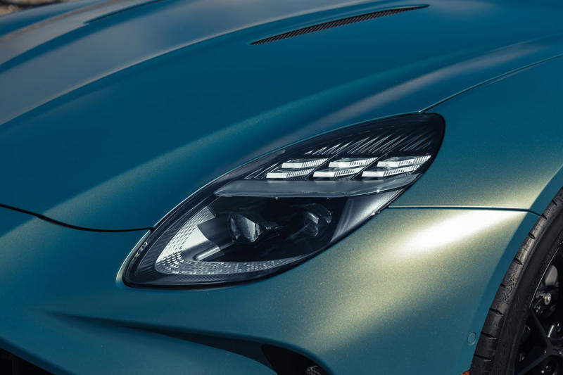 2026 Aston Martin Vantage Roadster Has Wide Fenders and an Even Wider Grille