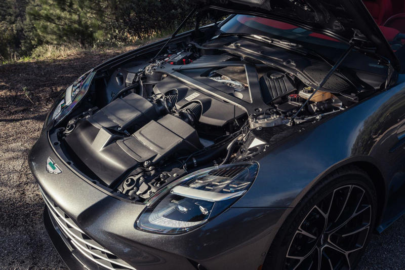 2026 Aston Martin Vantage Roadster Has Wide Fenders and an Even Wider Grille