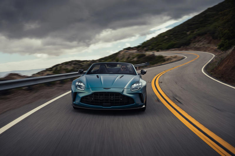 2026 Aston Martin Vantage Roadster Has Wide Fenders and an Even Wider Grille