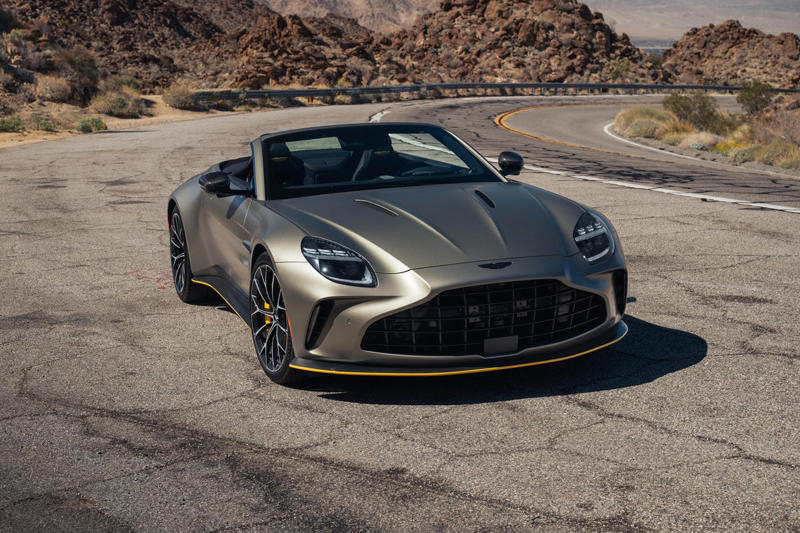 2026 Aston Martin Vantage Roadster Has Wide Fenders and an Even Wider Grille