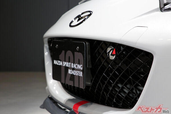 マツダ ロードスターのソフトトップ×2Lエンジン仕様を買うかRFをカスタムするか予算500万円ならどっちが幸せ？