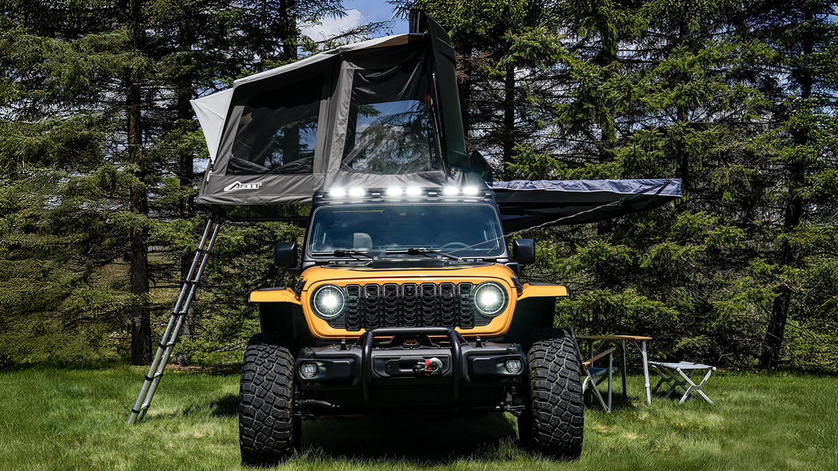 The Jeep Awning and Rooftop Tent Overlanding Concept in Photos