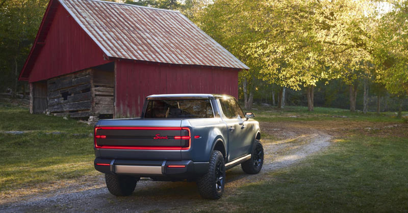 As EVs stumble, automakers are bringing back a kind of hybrid that promises long range