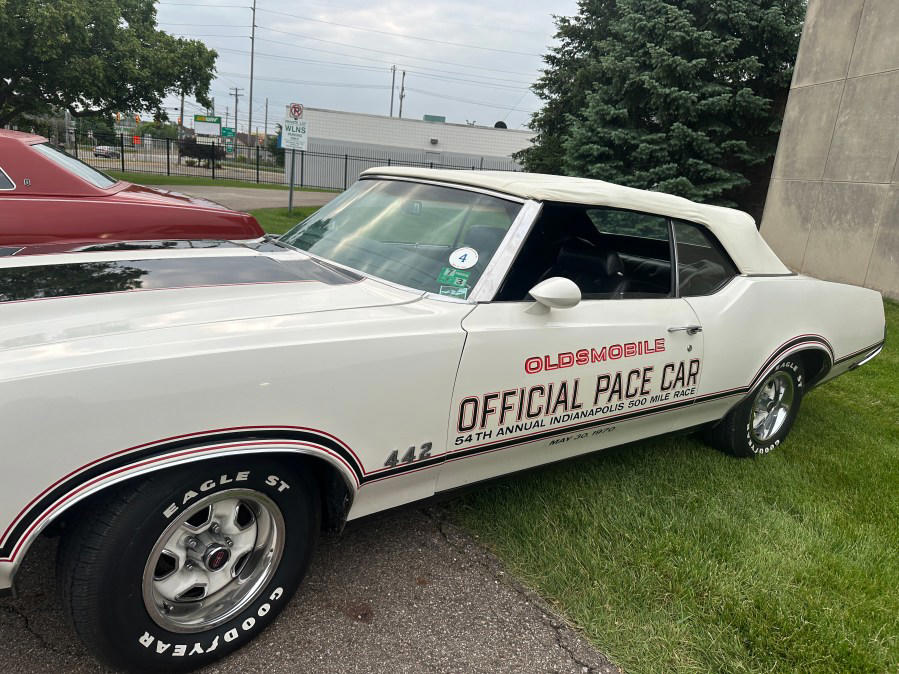 Lansing hosts world’s largest Oldsmobile car show