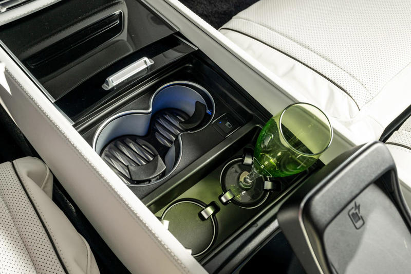View Interior Photos of the 2025 Mercedes-Maybach GLS600
