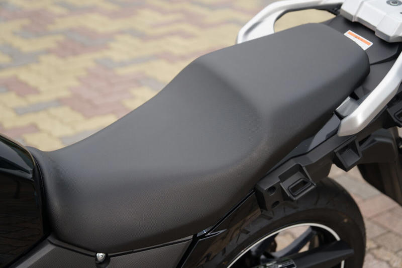 Vストローム250のシート