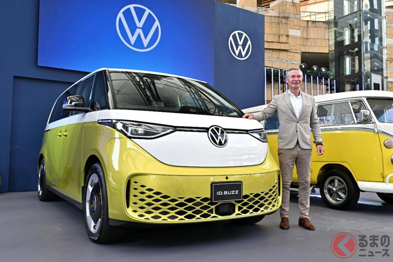 VW新型「“3列6人／7人乗り”ミニバン」発表！ フラットな「めちゃ広ッ空間」＆懐かしい「レトロ風デザイン」採用！豊富なカラーリングも魅力の「ID. Buzz」発売！