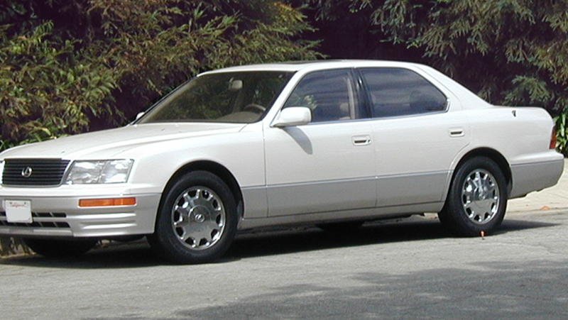 5. Lexus LS 400