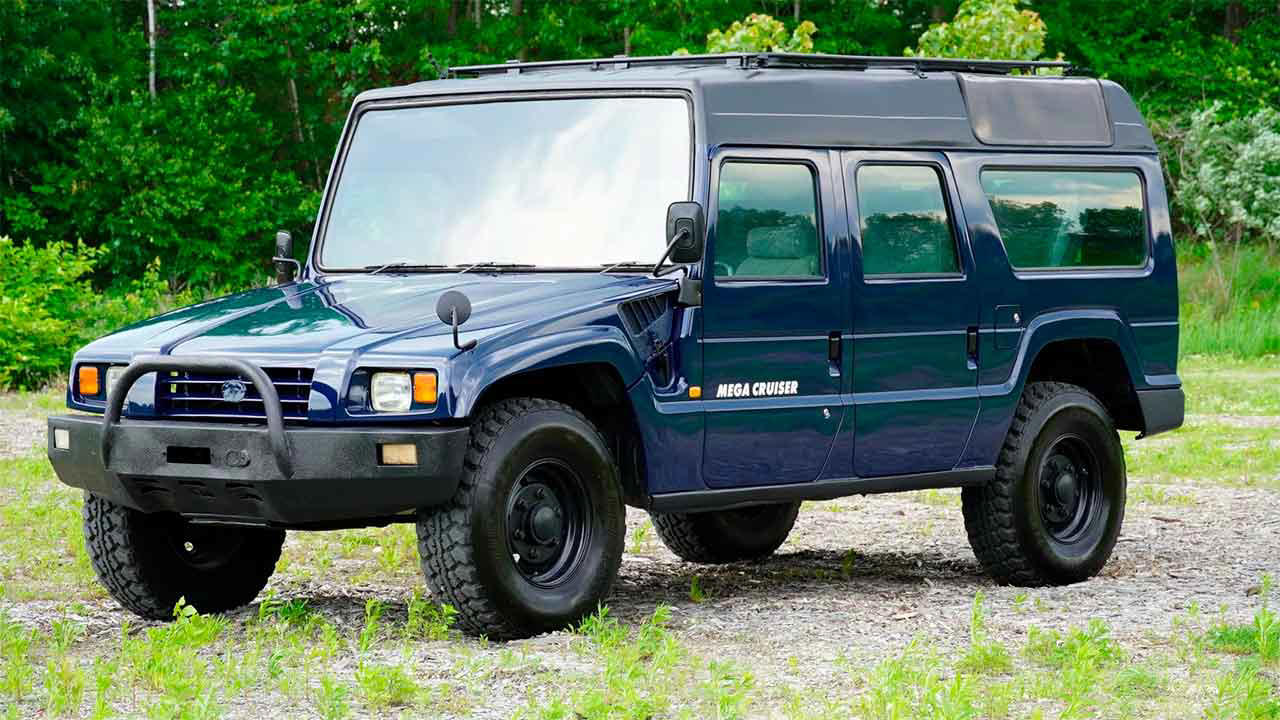 超希少な1996年式トヨタ・メガクルーザー高屋根仕様、米国でオークション出品へ