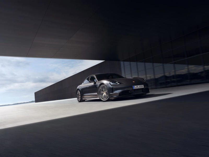 Gallery: 2026 Porsche Taycan Black Edition Photos