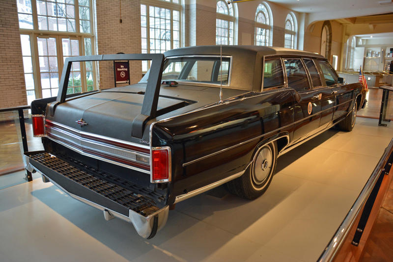 Lincoln presidential limousine (1972)