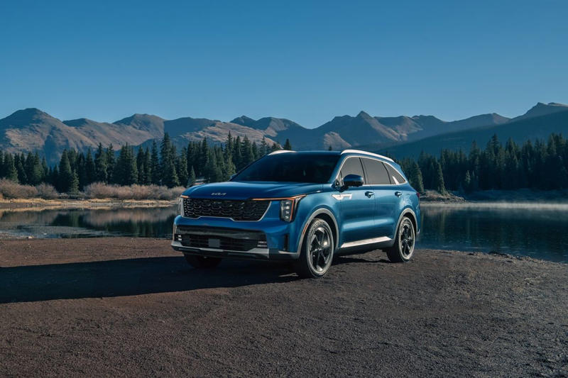 7) 2025 Kia Sorento Hybrid and Plug-In Hybrid