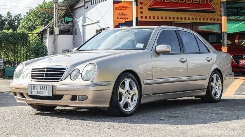 เล่น Mercedes-Benz E200 มือสอง ดีไหม คุ้มหรือไม่