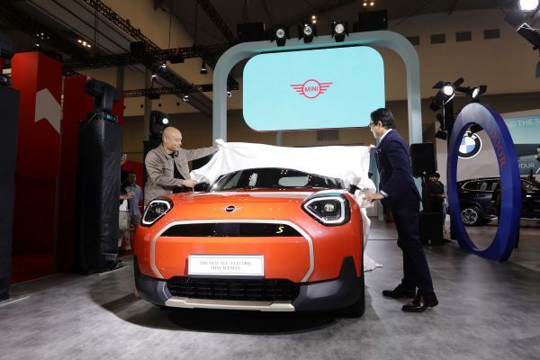 MINI, GJAW 2024, Review MINI Aceman, Perpaduan Futuristik dan Klasik di GJAW 2024
