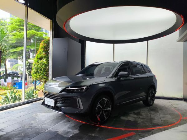 Polytron Buka Showroom Pertama Mobil Listrik, Bengkel Segera Menyusul